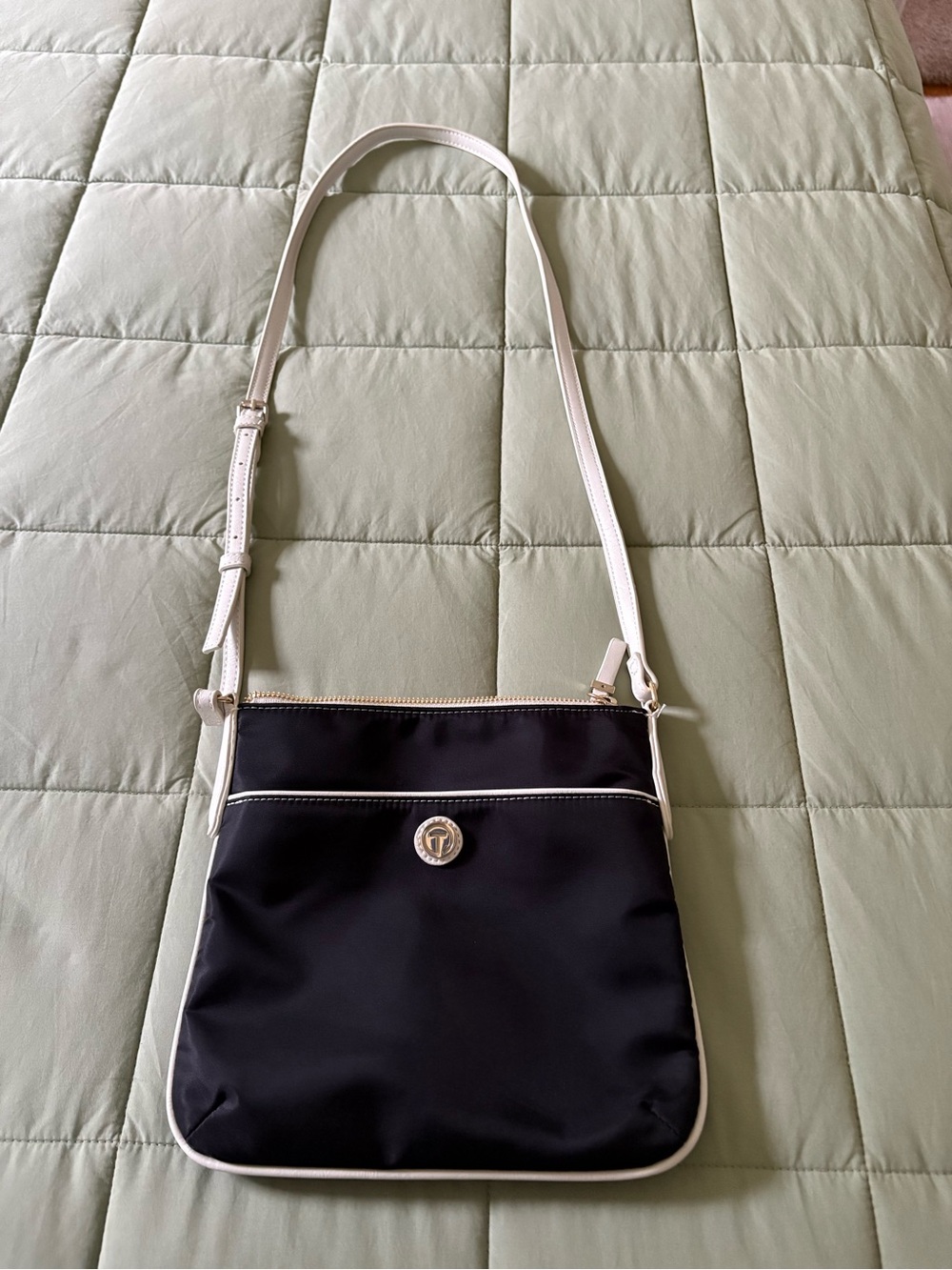 Talbots Crossbody - Picture 2 of 13